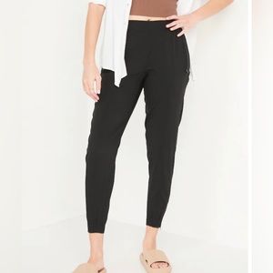 Old Navy Active | Mid-Rise StretchTech Jogger Pants
